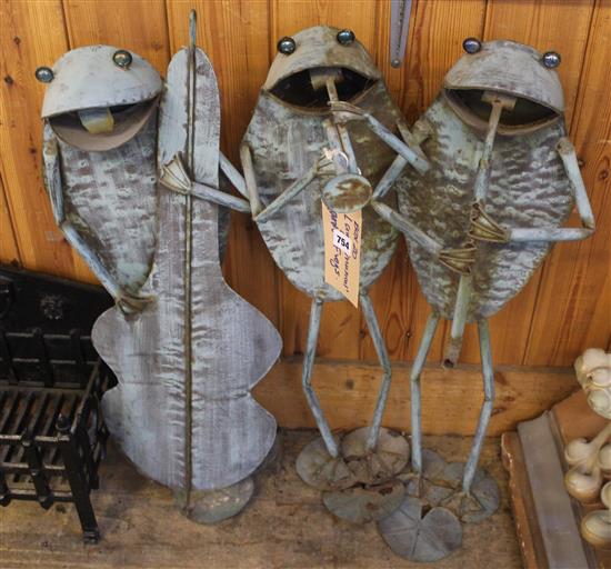 Musical garden frogs